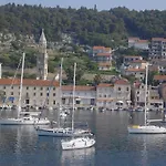 Hvar アパート *