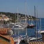 Hvar アパート *