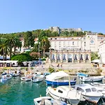 Hvar * フヴァル