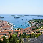Hvar *
