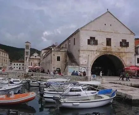 Hvar شقة